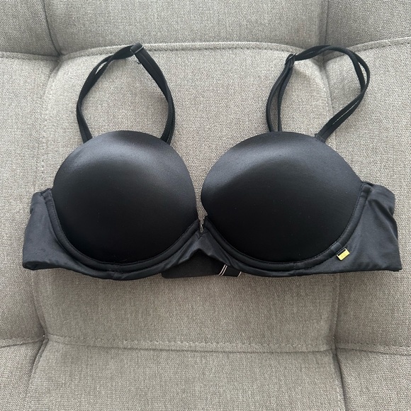 Victoria’s Secret and Pink Bras - Picture 2 of 14